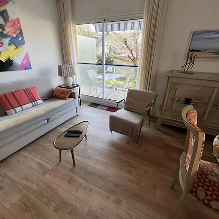 Apartmán T2 Au Calme Avec Balcon Et Parking Prive