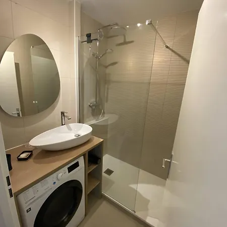 Apartmán T2 Au Calme Avec Balcon Et Parking Prive *