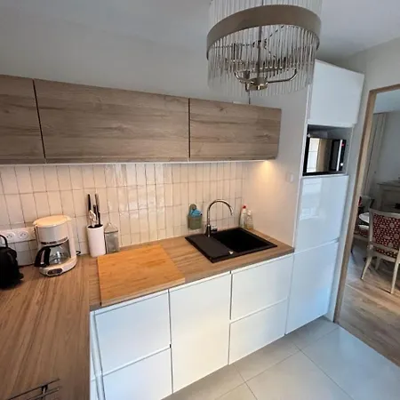 Apartmán T2 Au Calme Avec Balcon Et Parking Prive *